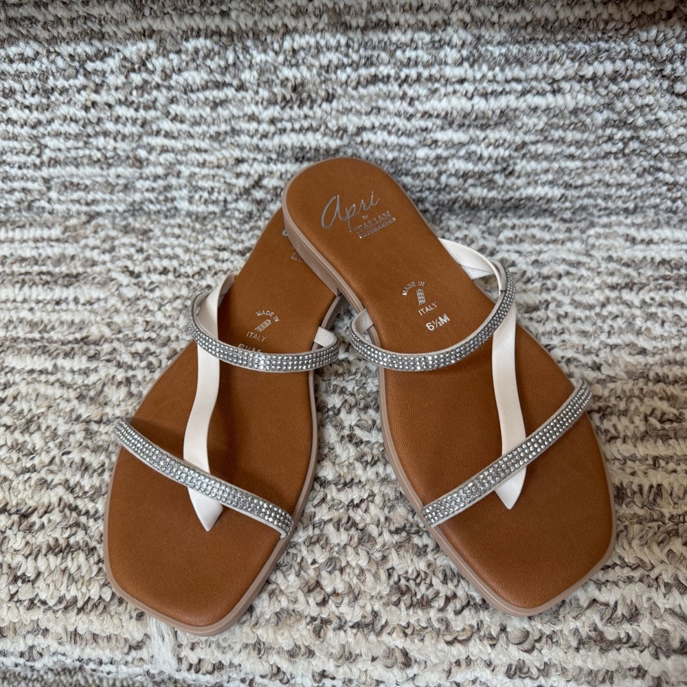 Women’s blingy strappy sandals